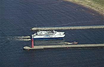 Ferry060104_06